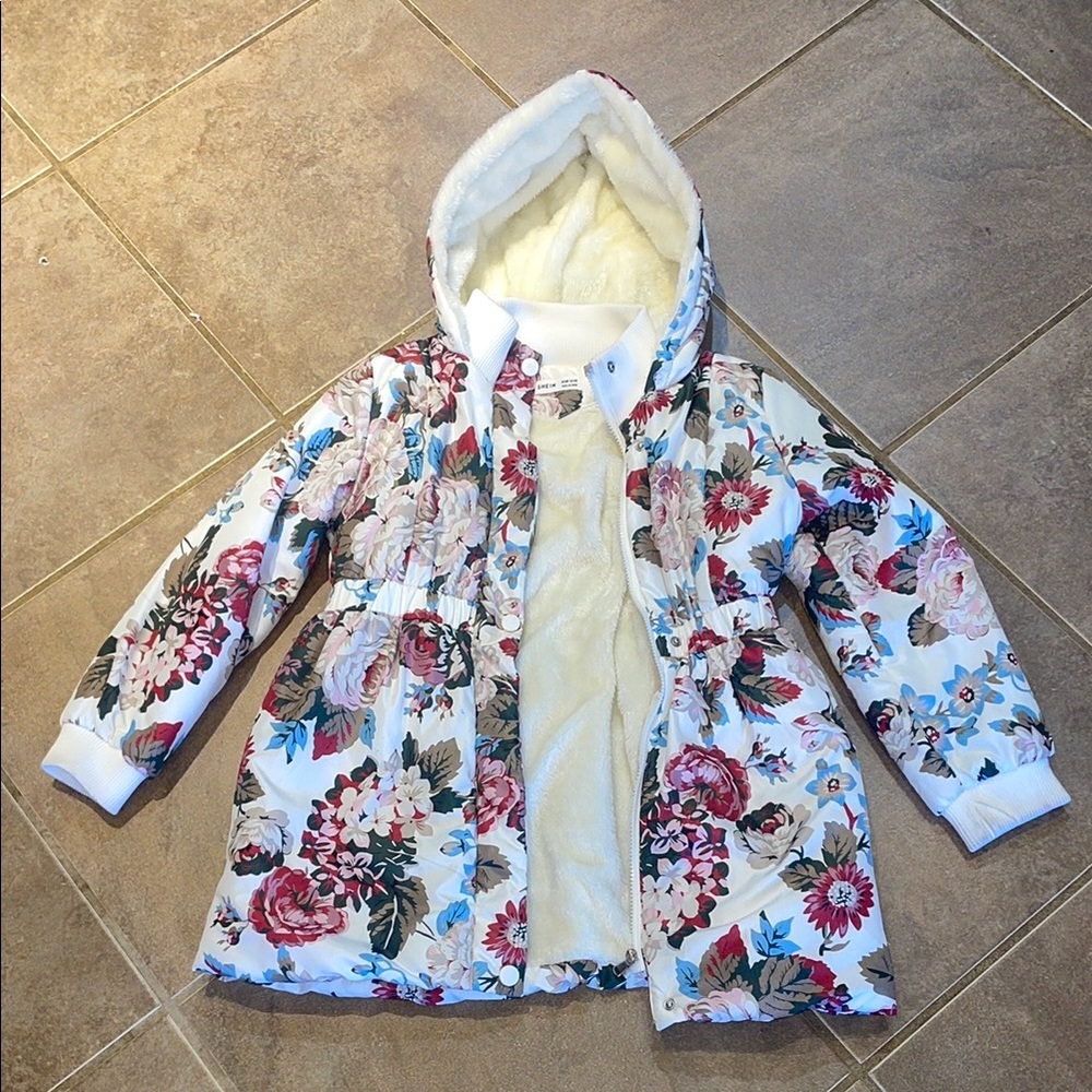 Like New SHEIN Floral  white floral Winter Coat! Girls 10